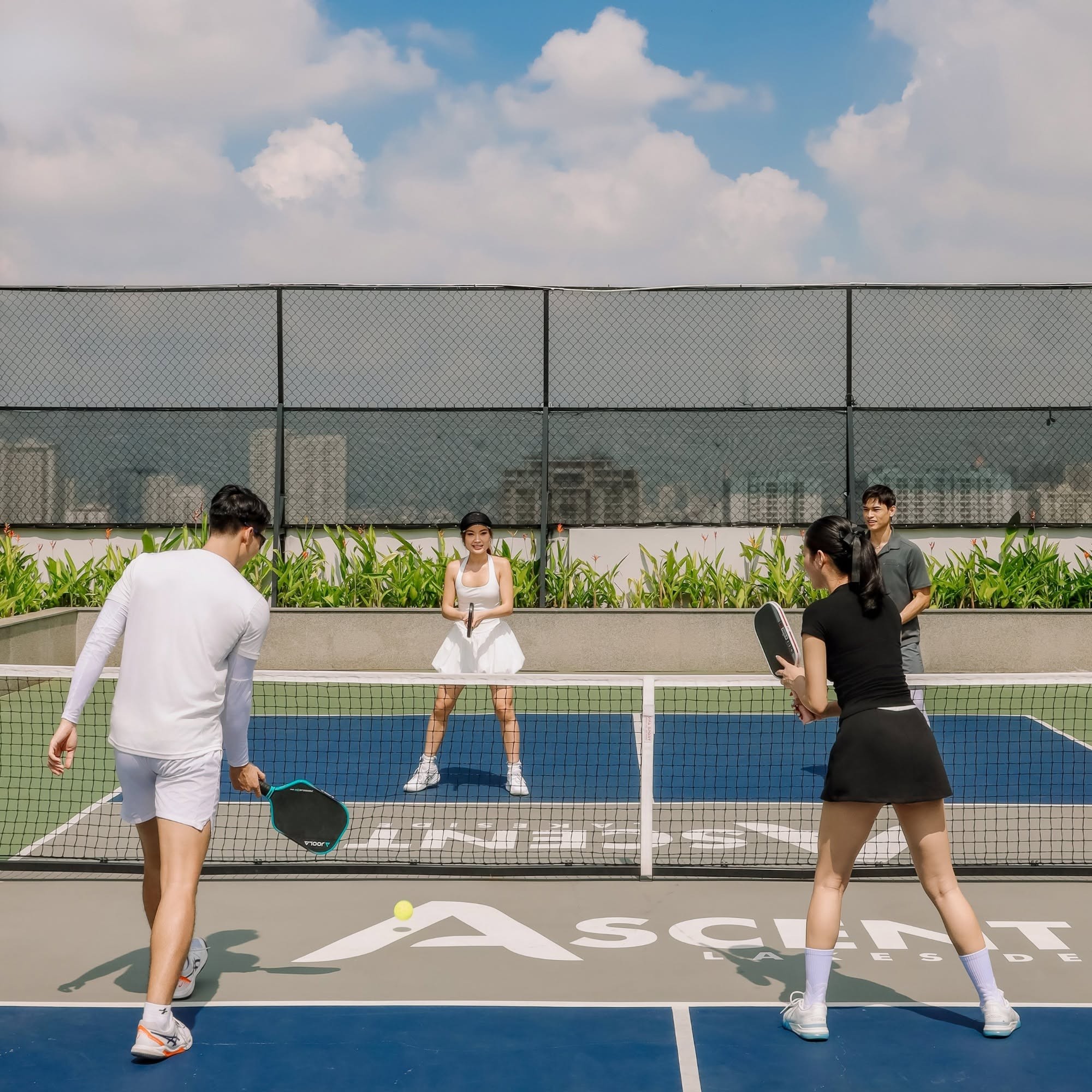 Ascent Lakeside – Rooftop Pickleball: An Exclusive Privilege for Residents